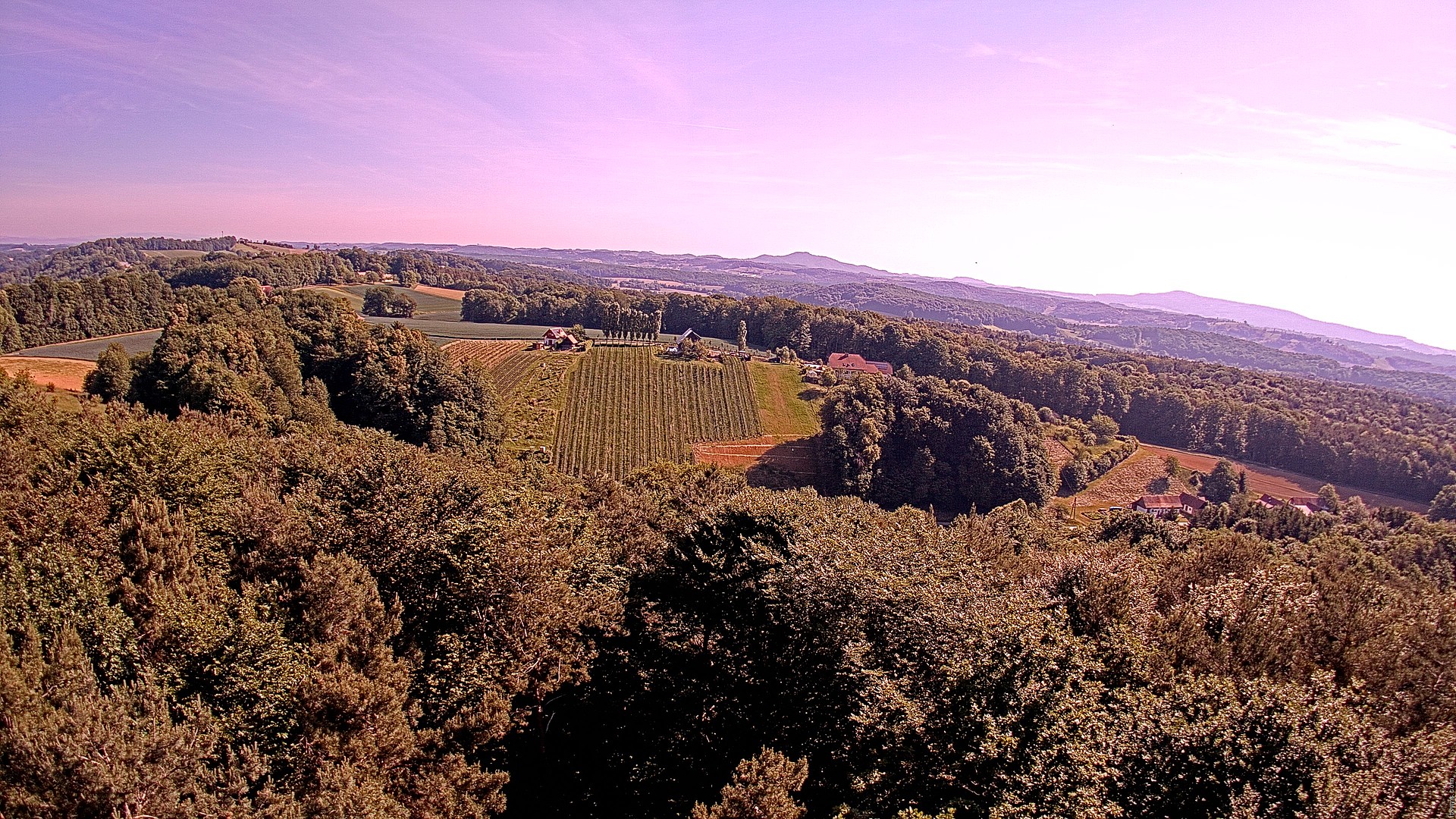 Aussichtsturm, Weinwarte St. Peter mit Blickrichtung NO / Bad Gleichenberg / Österreich